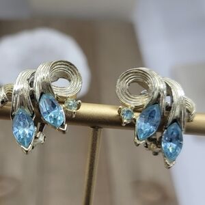 Lisner Signed Vintage Clip On Earrings • Silvertone w/ Light Blue Crystals